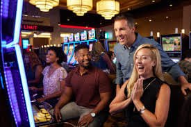 rrm98 တိုက်ရိုက် ကာစီနို Mobile App Live Baccarat ကစားနေသောမြင်ကွင်း